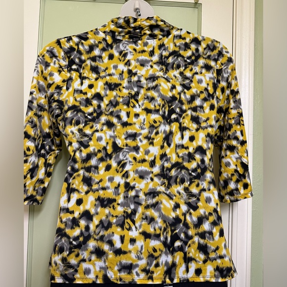 ALFANI Woman’s Top - Picture 2 of 3